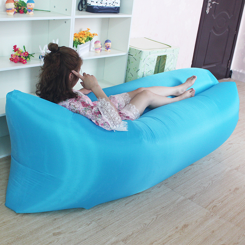 Надувной диван голубой